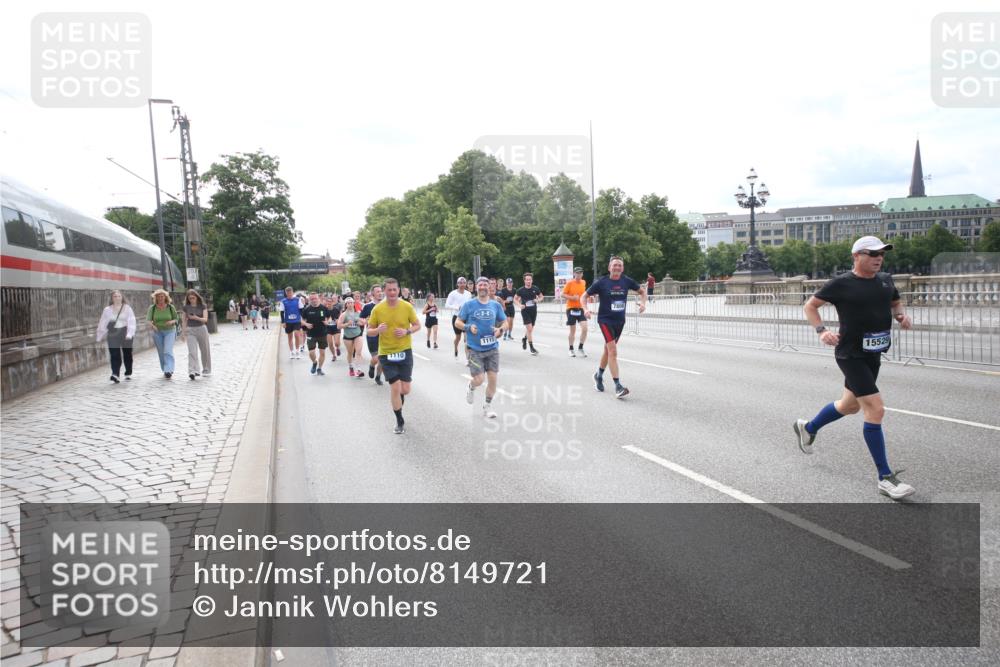 29.06.2025 - hella hamburg halbmarathon Jannik Wohlers http://msf.ph/oto/8149721 29.06.2025 10:19:38 Lombardsbrücke 1110, 1115, 1154, 2064, 3278, 4539, 4585, 4737, 4739, 5397, 5556, 5659, 6874, 7137, 7519, 7808, 8387, 8738, 9196, 10550, 10622, 10701, 11028, 11036, 13002, 13192, 13634, 13910, 14024, 14425, 14428, 15529, 15572, 15619, 15948, 16016, 16164, 16240, 16322, 16480, 16611, 16714, 16991, 17076, 17123, 17208, 17454, 17456, 17853, 17913, 18114, 18322, 18368, 18648, 18685 meine-sportfotos.de