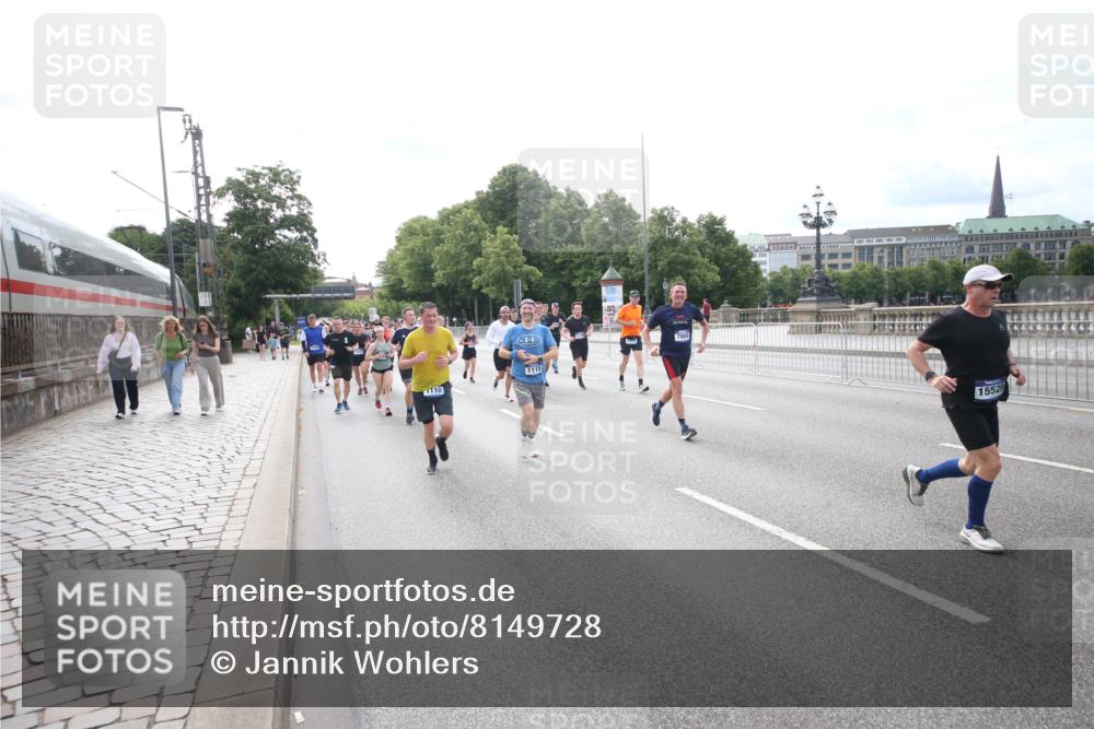 29.06.2025 - hella hamburg halbmarathon Jannik Wohlers http://msf.ph/oto/8149728 29.06.2025 10:19:38 Lombardsbrücke 1110, 1115, 1154, 2064, 3278, 4539, 4585, 4737, 4739, 5397, 5556, 5659, 6874, 7137, 7519, 7808, 8387, 8738, 9196, 10550, 10622, 10701, 11028, 11036, 13002, 13192, 13634, 13910, 14024, 14425, 14428, 15529, 15572, 15619, 15948, 16016, 16164, 16240, 16322, 16480, 16611, 16714, 16991, 17076, 17123, 17208, 17454, 17456, 17853, 17913, 18114, 18322, 18368, 18648, 18685 meine-sportfotos.de