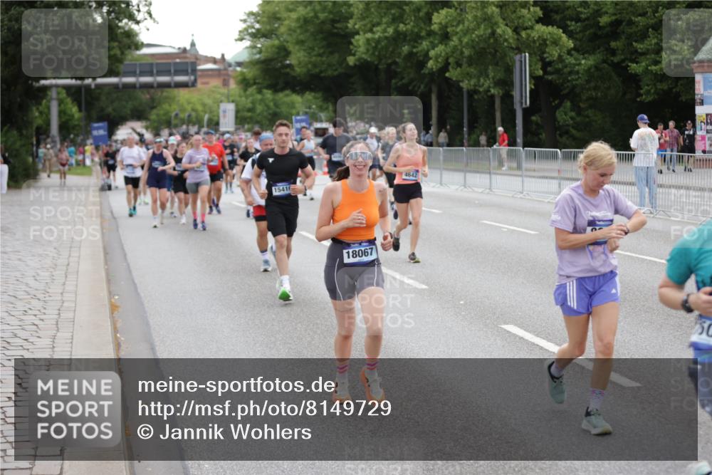 29.06.2025 - hella hamburg halbmarathon Jannik Wohlers http://msf.ph/oto/8149729 29.06.2025 10:50:11 Lombardsbrücke 1259, 1828, 1930, 2047, 3184, 3647, 3680, 3838, 4642, 4695, 4961, 5131, 7133, 7161, 7505, 7677, 7938, 8299, 8833, 8834, 9096, 9168, 9933, 10744, 14102, 14591, 14762, 15017, 15105, 15230, 15416, 15467, 15551, 16489, 16593, 16670, 16742, 17790, 18067, 18092, 18483 meine-sportfotos.de