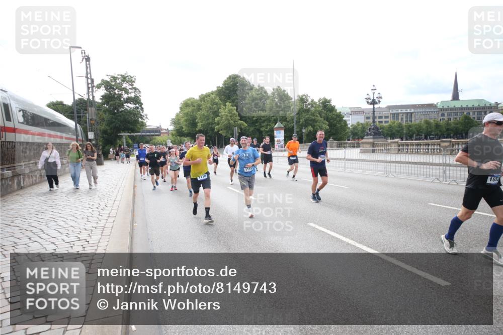 29.06.2025 - hella hamburg halbmarathon Jannik Wohlers http://msf.ph/oto/8149743 29.06.2025 10:19:38 Lombardsbrücke 1110, 1115, 1154, 2064, 3278, 4539, 4585, 4737, 4739, 5397, 5556, 5659, 6874, 7137, 7519, 7808, 8387, 8738, 9196, 10550, 10622, 10701, 11028, 11036, 13002, 13192, 13634, 13910, 14024, 14425, 14428, 15529, 15572, 15619, 15948, 16016, 16164, 16240, 16322, 16480, 16611, 16714, 16991, 17076, 17123, 17208, 17454, 17456, 17853, 17913, 18114, 18322, 18368, 18648, 18685 meine-sportfotos.de