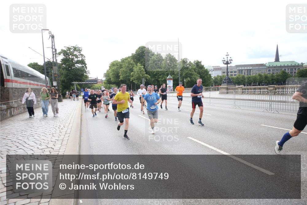 29.06.2025 - hella hamburg halbmarathon Jannik Wohlers http://msf.ph/oto/8149749 29.06.2025 10:19:38 Lombardsbrücke 1110, 1115, 1154, 2064, 3278, 4539, 4585, 4737, 4739, 5397, 5556, 5659, 6874, 7137, 7519, 7808, 8387, 8738, 9196, 10550, 10622, 10701, 11028, 11036, 13002, 13192, 13634, 13910, 14024, 14425, 14428, 15529, 15572, 15619, 15948, 16016, 16164, 16240, 16322, 16480, 16611, 16714, 16991, 17076, 17123, 17208, 17454, 17456, 17853, 17913, 18114, 18322, 18368, 18648, 18685 meine-sportfotos.de