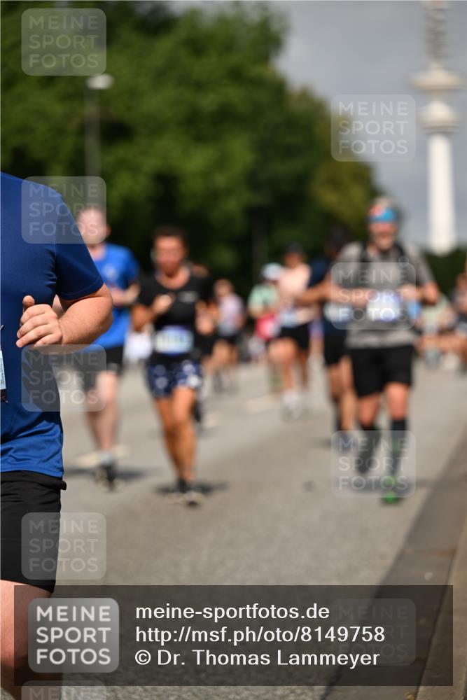 29.06.2025 - hella hamburg halbmarathon Dr. Thomas Lammeyer http://msf.ph/oto/8149758 29.06.2025 10:06:31 Kennedybrücke 1128, 1254, 1432, 1453, 1733, 2322, 2323, 2685, 3780, 3919, 4663, 4985, 5742, 5763, 6166, 6322, 6708, 6860, 7049, 7243, 7323, 8662, 8749, 9020, 9021, 9928, 10539, 10866, 11191, 11250 meine-sportfotos.de