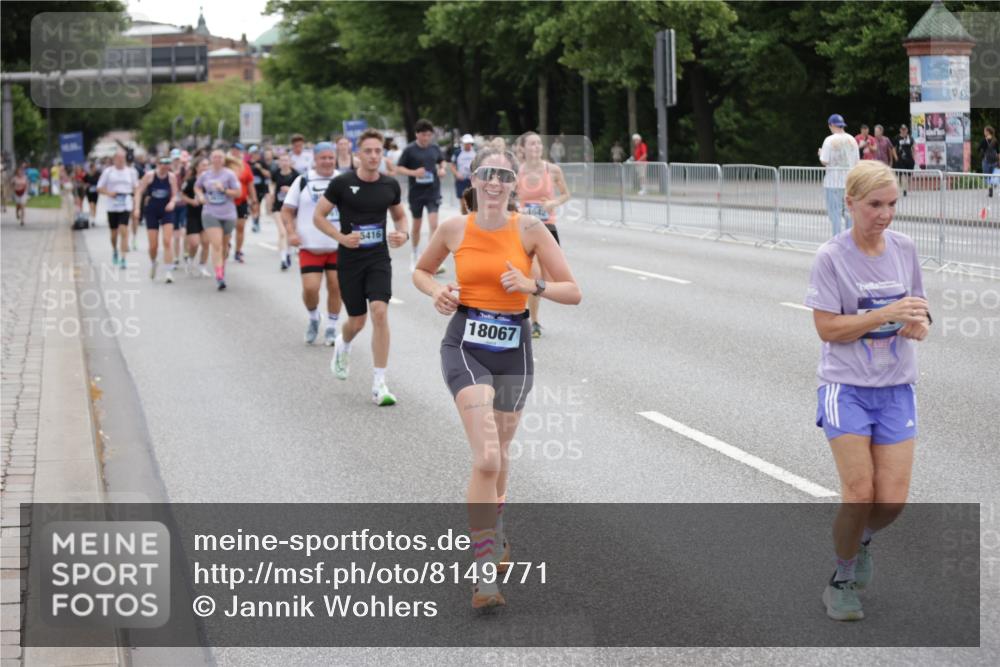 29.06.2025 - hella hamburg halbmarathon Jannik Wohlers http://msf.ph/oto/8149771 29.06.2025 10:50:12 Lombardsbrücke 1259, 1828, 1930, 3184, 3647, 3838, 4642, 4695, 4961, 5131, 7133, 7161, 7505, 7677, 7938, 8299, 8833, 8834, 9096, 9168, 9933, 10437, 10744, 12392, 12393, 14102, 14591, 14762, 15017, 15105, 15416, 15467, 15551, 16489, 16593, 16670, 16742, 17337, 17790, 18067, 18092, 18483 meine-sportfotos.de