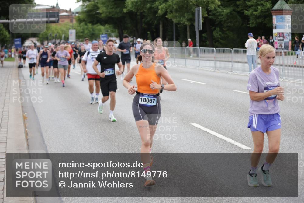 29.06.2025 - hella hamburg halbmarathon Jannik Wohlers http://msf.ph/oto/8149776 29.06.2025 10:50:12 Lombardsbrücke 1259, 1828, 1930, 3184, 3647, 3838, 4642, 4695, 4961, 5131, 7133, 7161, 7505, 7677, 7938, 8299, 8833, 8834, 9096, 9168, 9933, 10437, 10744, 12392, 12393, 14102, 14591, 14762, 15017, 15105, 15416, 15467, 15551, 16489, 16593, 16670, 16742, 17337, 17790, 18067, 18092, 18483 meine-sportfotos.de