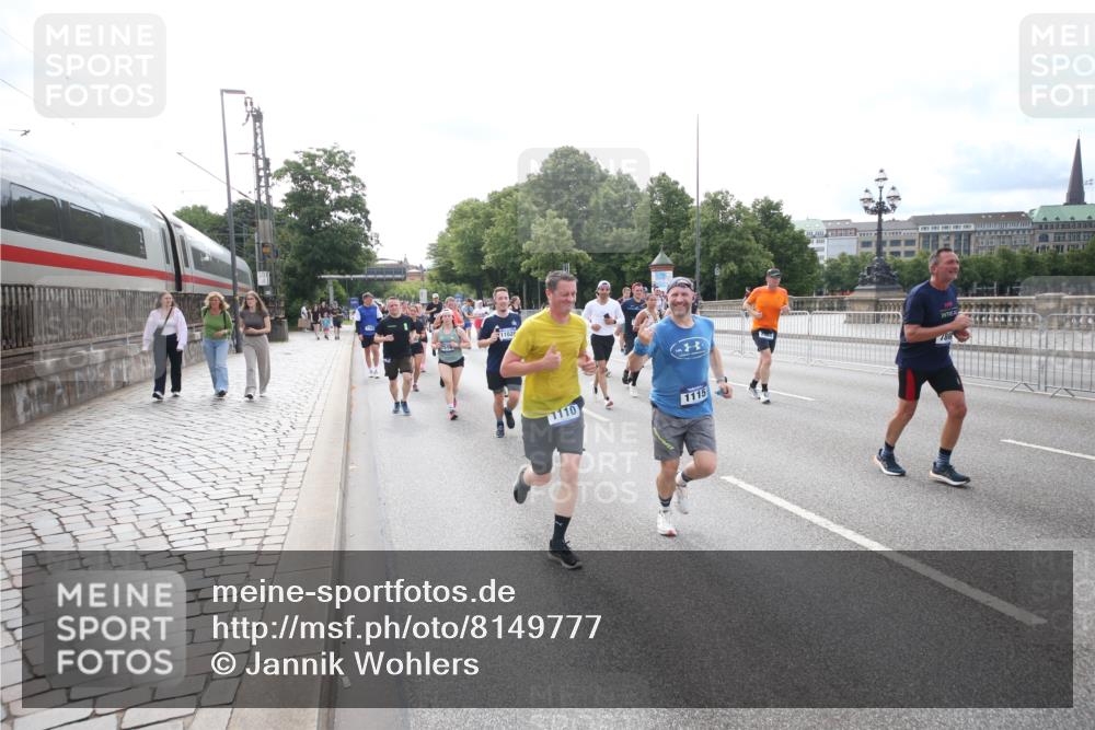 29.06.2025 - hella hamburg halbmarathon Jannik Wohlers http://msf.ph/oto/8149777 29.06.2025 10:19:39 Lombardsbrücke 1110, 1115, 1154, 2064, 3278, 4539, 4585, 4737, 4739, 5397, 5556, 5659, 7137, 7519, 7744, 7808, 8387, 8738, 9196, 10550, 10622, 10701, 11028, 11036, 13002, 13192, 13634, 13910, 14024, 14425, 14428, 15529, 15572, 15619, 15948, 16016, 16164, 16240, 16322, 16480, 16611, 16714, 16991, 17076, 17123, 17208, 17454, 17456, 17853, 17913, 18114, 18368, 18648, 18685 meine-sportfotos.de