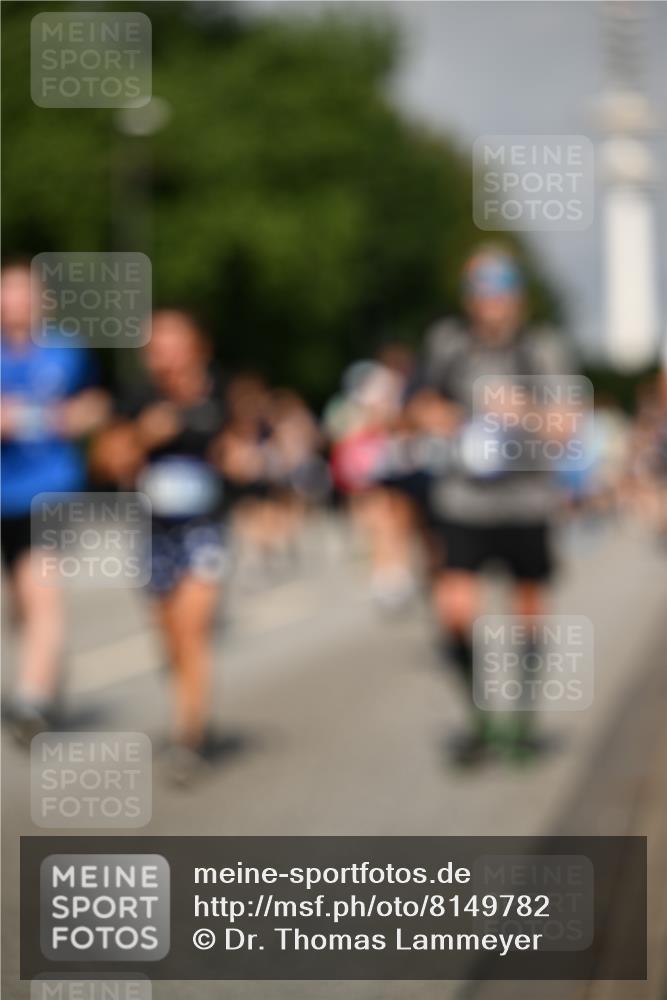 29.06.2025 - hella hamburg halbmarathon Dr. Thomas Lammeyer http://msf.ph/oto/8149782 29.06.2025 10:06:32 Kennedybrücke 1128, 1254, 1432, 1733, 2322, 2323, 2685, 3780, 3919, 4663, 4985, 5742, 5763, 6166, 6295, 6322, 6708, 6860, 7049, 7243, 7323, 8662, 8749, 9020, 9021, 9928, 10539, 10866, 11191, 11250 meine-sportfotos.de