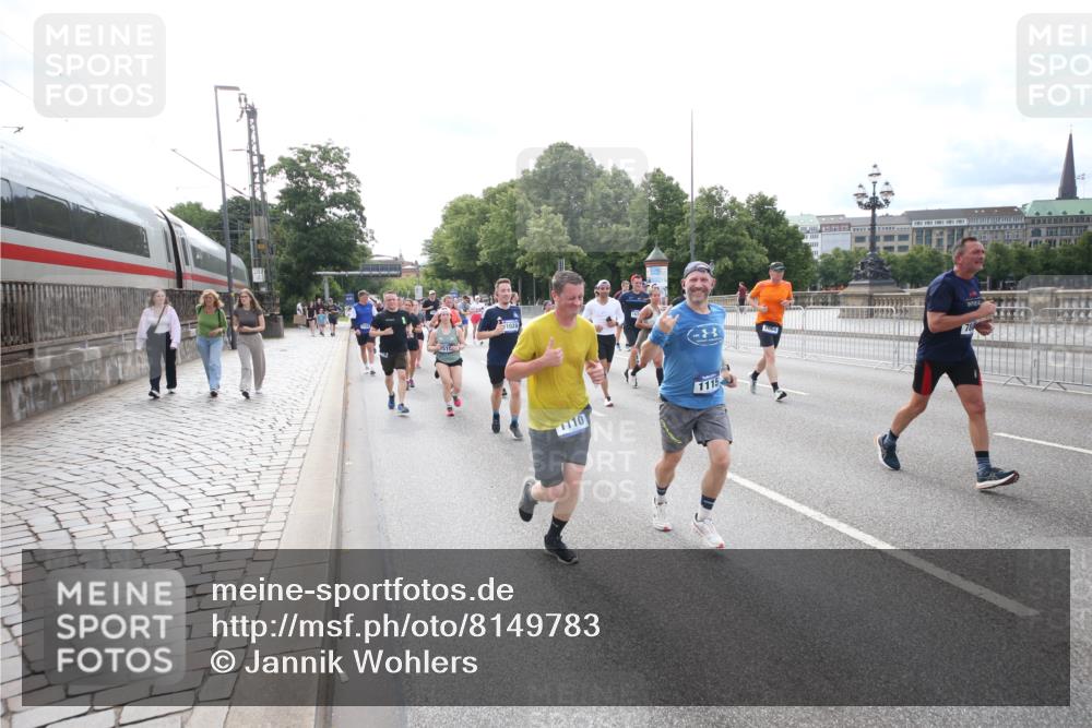 29.06.2025 - hella hamburg halbmarathon Jannik Wohlers http://msf.ph/oto/8149783 29.06.2025 10:19:39 Lombardsbrücke 1110, 1115, 1154, 2064, 3278, 4539, 4585, 4737, 4739, 5397, 5556, 5659, 7137, 7519, 7744, 7808, 8387, 8738, 9196, 10550, 10622, 10701, 11028, 11036, 13002, 13192, 13634, 13910, 14024, 14425, 14428, 15529, 15572, 15619, 15948, 16016, 16164, 16240, 16322, 16480, 16611, 16714, 16991, 17076, 17123, 17208, 17454, 17456, 17853, 17913, 18114, 18368, 18648, 18685 meine-sportfotos.de