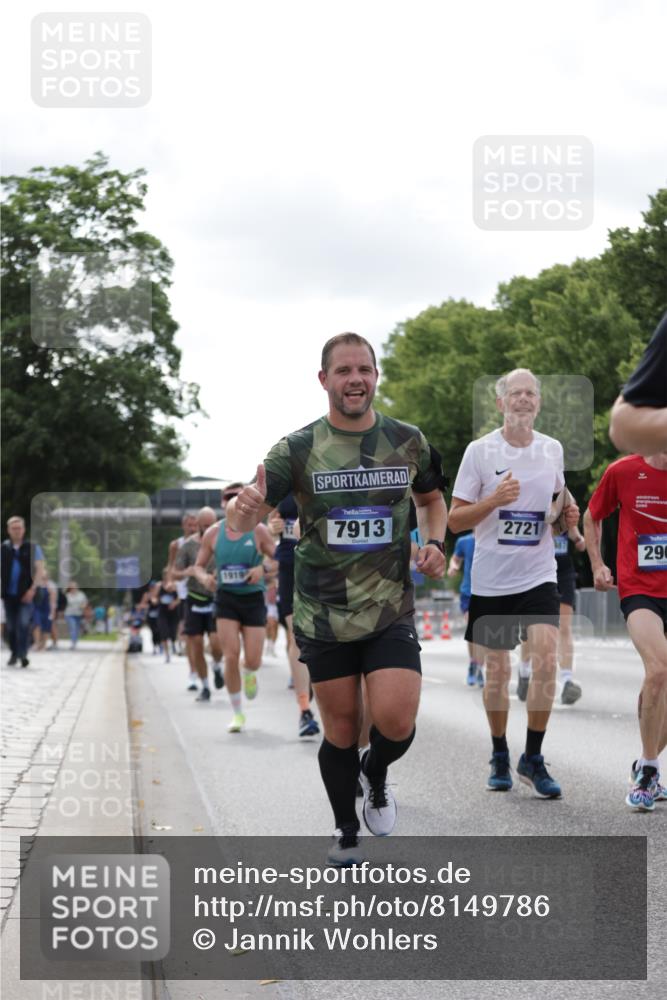 29.06.2025 - hella hamburg halbmarathon Jannik Wohlers http://msf.ph/oto/8149786 29.06.2025 10:13:15 Lombardsbrücke 1131, 2055, 2359, 2721, 2904, 2987, 4001, 4795, 4950, 5232, 5546, 5631, 5719, 6026, 6717, 6724, 7446, 7447, 7462, 7913, 8279, 9128, 9612, 9631, 10977, 12313, 12797, 12928, 12929, 13331, 13928, 15085, 15663, 16491, 17472, 18222, 18231, 19190 meine-sportfotos.de