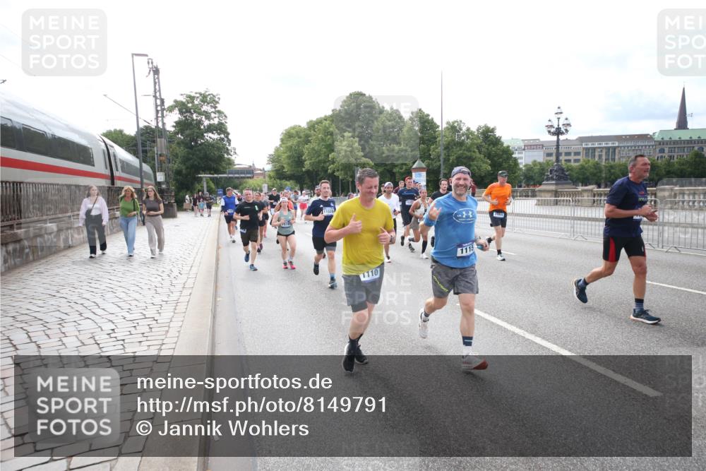 29.06.2025 - hella hamburg halbmarathon Jannik Wohlers http://msf.ph/oto/8149791 29.06.2025 10:19:39 Lombardsbrücke 1110, 1115, 1154, 2064, 3278, 4539, 4585, 4737, 4739, 5397, 5556, 5659, 7137, 7519, 7744, 7808, 8387, 8738, 9196, 10550, 10622, 10701, 11028, 11036, 13002, 13192, 13634, 13910, 14024, 14425, 14428, 15529, 15572, 15619, 15948, 16016, 16164, 16240, 16322, 16480, 16611, 16714, 16991, 17076, 17123, 17208, 17454, 17456, 17853, 17913, 18114, 18368, 18648, 18685 meine-sportfotos.de