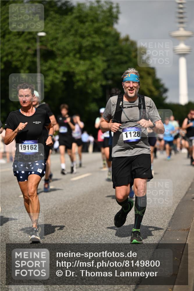 29.06.2025 - hella hamburg halbmarathon Dr. Thomas Lammeyer http://msf.ph/oto/8149800 29.06.2025 10:06:33 Kennedybrücke 1128, 1254, 1432, 1733, 2322, 2323, 2685, 3780, 3919, 4663, 4985, 5742, 5763, 6166, 6295, 6322, 6708, 6860, 7049, 7243, 7323, 8662, 8749, 9020, 9021, 9928, 10539, 10866, 11191, 11250 meine-sportfotos.de