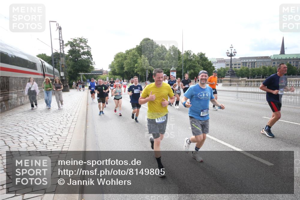 29.06.2025 - hella hamburg halbmarathon Jannik Wohlers http://msf.ph/oto/8149805 29.06.2025 10:19:39 Lombardsbrücke 1110, 1115, 1154, 2064, 3278, 4539, 4585, 4737, 4739, 5397, 5556, 5659, 7137, 7519, 7744, 7808, 8387, 8738, 9196, 10550, 10622, 10701, 11028, 11036, 13002, 13192, 13634, 13910, 14024, 14425, 14428, 15529, 15572, 15619, 15948, 16016, 16164, 16240, 16322, 16480, 16611, 16714, 16991, 17076, 17123, 17208, 17454, 17456, 17853, 17913, 18114, 18368, 18648, 18685 meine-sportfotos.de