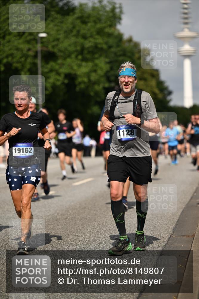29.06.2025 - hella hamburg halbmarathon Dr. Thomas Lammeyer http://msf.ph/oto/8149807 29.06.2025 10:06:33 Kennedybrücke 1128, 1254, 1432, 1733, 2322, 2323, 2685, 3780, 3919, 4663, 4985, 5742, 5763, 6166, 6295, 6322, 6708, 6860, 7049, 7243, 7323, 8662, 8749, 9020, 9021, 9928, 10539, 10866, 11191, 11250 meine-sportfotos.de