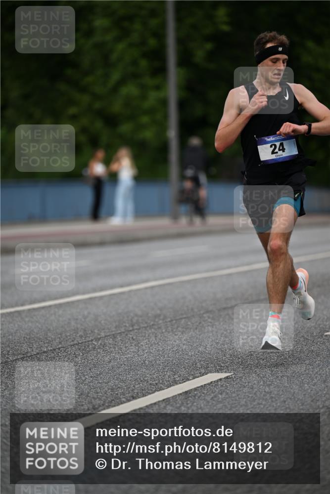 29.06.2025 - hella hamburg halbmarathon Dr. Thomas Lammeyer http://msf.ph/oto/8149812 29.06.2025 09:35:59 Kennedybrücke 24 meine-sportfotos.de