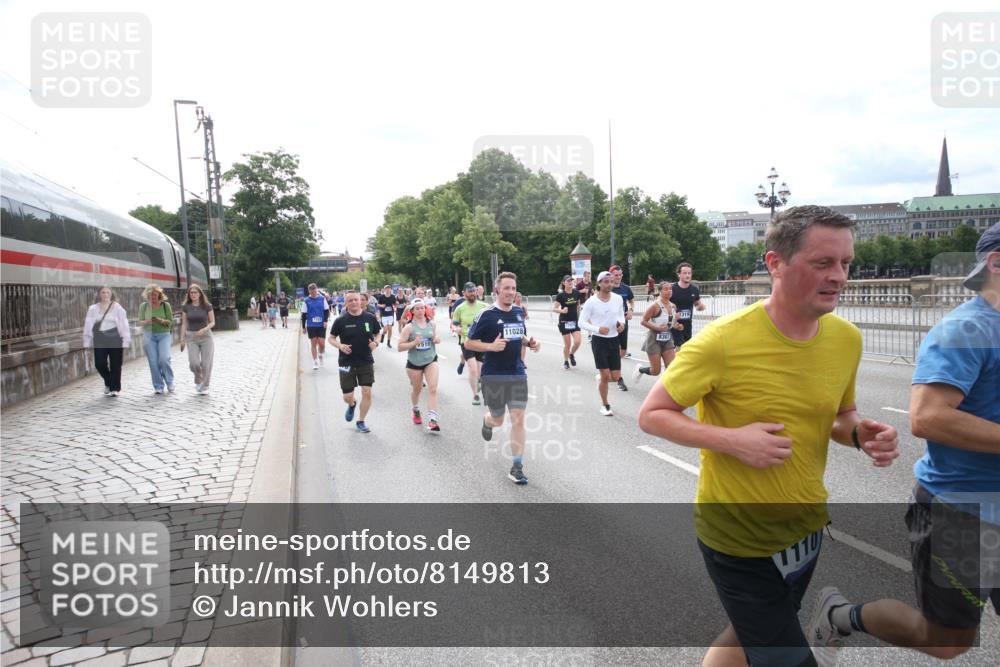29.06.2025 - hella hamburg halbmarathon Jannik Wohlers http://msf.ph/oto/8149813 29.06.2025 10:19:40 Lombardsbrücke 1110, 1115, 1154, 2064, 3278, 4539, 4585, 4737, 4739, 5397, 5556, 5659, 7137, 7519, 7744, 7808, 8387, 8738, 9196, 10550, 10622, 10701, 11028, 11036, 13002, 13192, 13634, 13910, 14024, 14425, 14564, 15529, 15572, 15619, 15948, 16016, 16164, 16240, 16322, 16480, 16611, 16714, 16991, 17076, 17123, 17208, 17454, 17456, 17853, 17913, 18114, 18368, 18648, 18685 meine-sportfotos.de