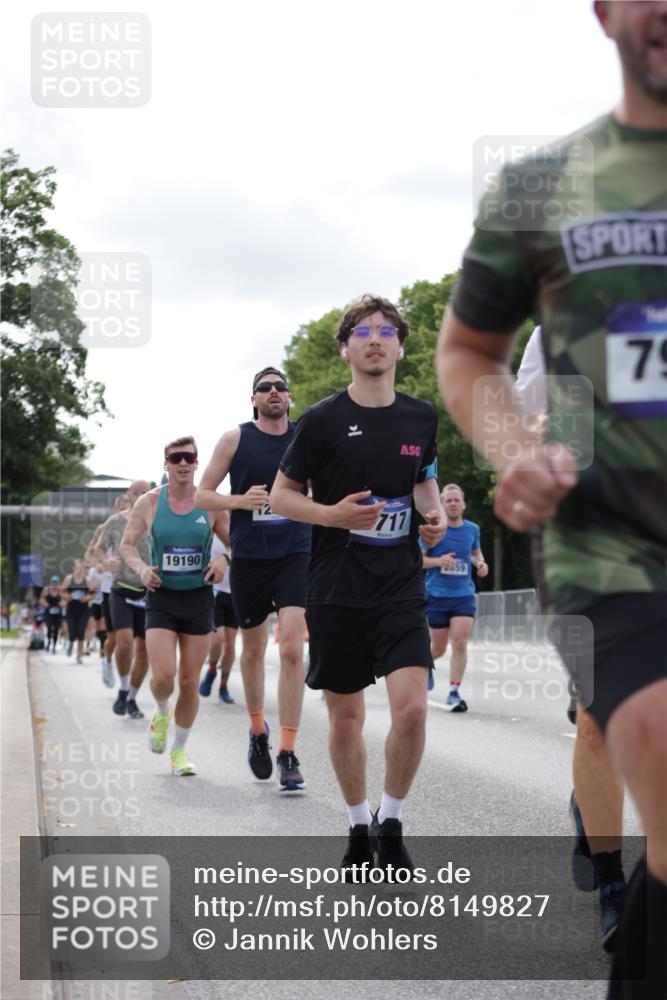 29.06.2025 - hella hamburg halbmarathon Jannik Wohlers http://msf.ph/oto/8149827 29.06.2025 10:13:16 Lombardsbrücke 1131, 2055, 2359, 2721, 2904, 2987, 4001, 4795, 4950, 5232, 5546, 5631, 5719, 6026, 6717, 6724, 7446, 7447, 7462, 7913, 8279, 8673, 9128, 9612, 9631, 10977, 12313, 12797, 12928, 12929, 13331, 13928, 15085, 15663, 16491, 17472, 18231, 19190 meine-sportfotos.de