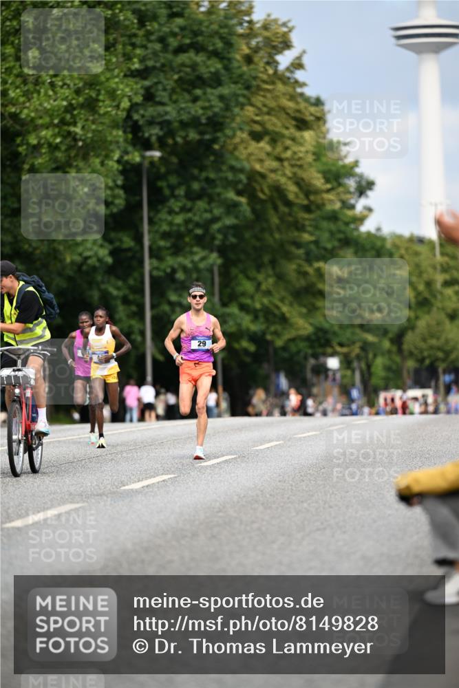 29.06.2025 - hella hamburg halbmarathon Dr. Thomas Lammeyer http://msf.ph/oto/8149828 29.06.2025 09:37:41 Kennedybrücke 43, 46, 48 meine-sportfotos.de