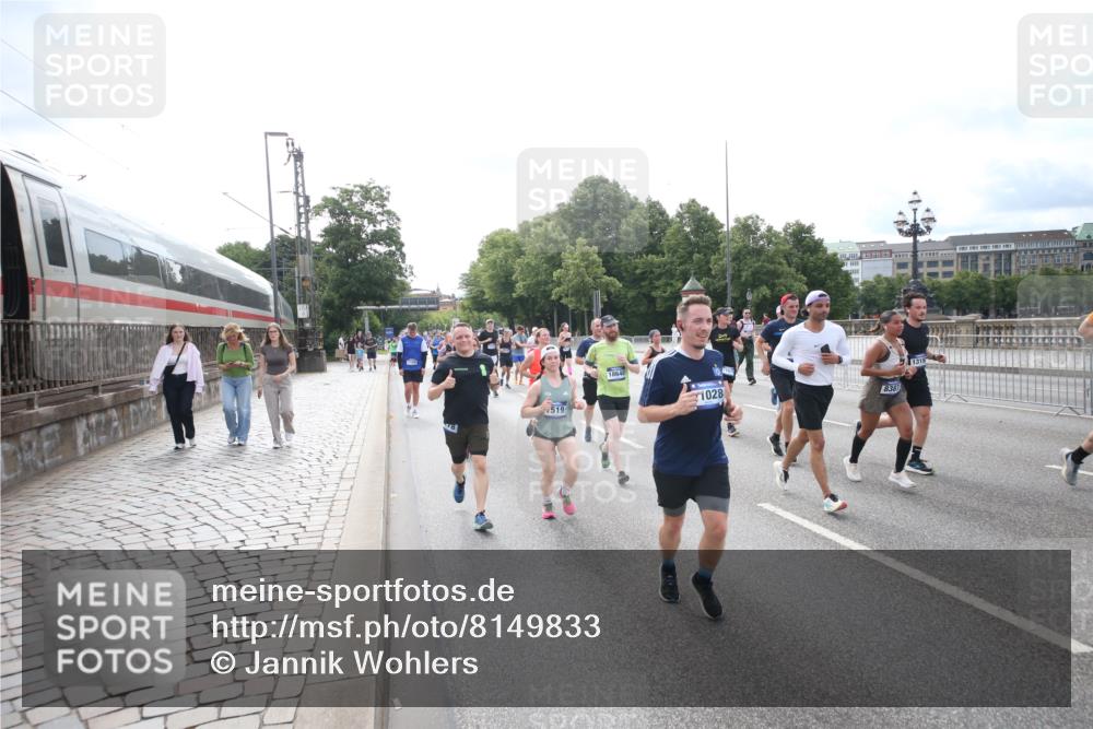 29.06.2025 - hella hamburg halbmarathon Jannik Wohlers http://msf.ph/oto/8149833 29.06.2025 10:19:40 Lombardsbrücke 1110, 1115, 1154, 2064, 3278, 4539, 4585, 4737, 4739, 5397, 5556, 5659, 7137, 7519, 7744, 7808, 8387, 8738, 9196, 10550, 10622, 10701, 11028, 11036, 13002, 13192, 13634, 13910, 14024, 14425, 14564, 15529, 15572, 15619, 15948, 16016, 16164, 16240, 16322, 16480, 16611, 16714, 16991, 17076, 17123, 17208, 17454, 17456, 17853, 17913, 18114, 18368, 18648, 18685 meine-sportfotos.de