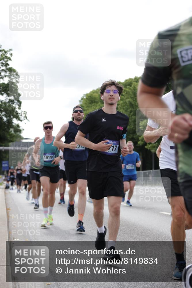 29.06.2025 - hella hamburg halbmarathon Jannik Wohlers http://msf.ph/oto/8149834 29.06.2025 10:13:16 Lombardsbrücke 1131, 2055, 2359, 2721, 2904, 2987, 4001, 4795, 4950, 5232, 5546, 5631, 5719, 6026, 6717, 6724, 7446, 7447, 7462, 7913, 8279, 8673, 9128, 9612, 9631, 10977, 12313, 12797, 12928, 12929, 13331, 13928, 15085, 15663, 16491, 17472, 18231, 19190 meine-sportfotos.de