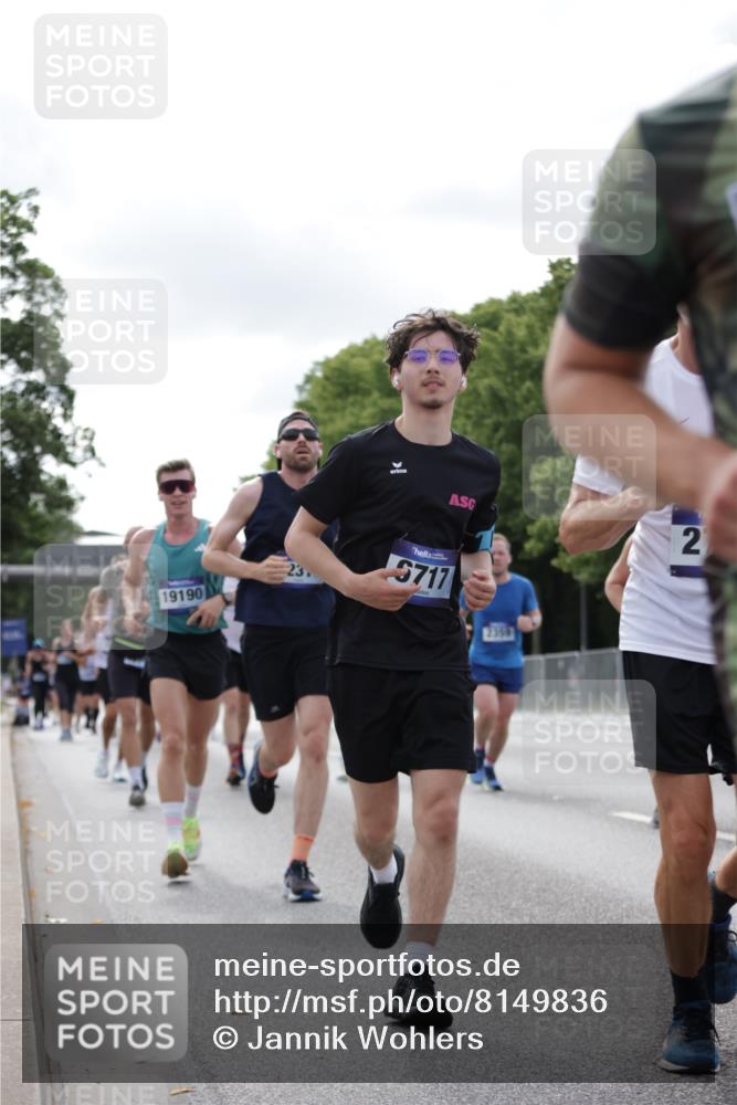 29.06.2025 - hella hamburg halbmarathon Jannik Wohlers http://msf.ph/oto/8149836 29.06.2025 10:13:16 Lombardsbrücke 1131, 2055, 2359, 2721, 2904, 2987, 4001, 4795, 4950, 5232, 5546, 5631, 5719, 6026, 6717, 6724, 7446, 7447, 7462, 7913, 8279, 8673, 9128, 9612, 9631, 10977, 12313, 12797, 12928, 12929, 13331, 13928, 15085, 15663, 16491, 17472, 18231, 19190 meine-sportfotos.de