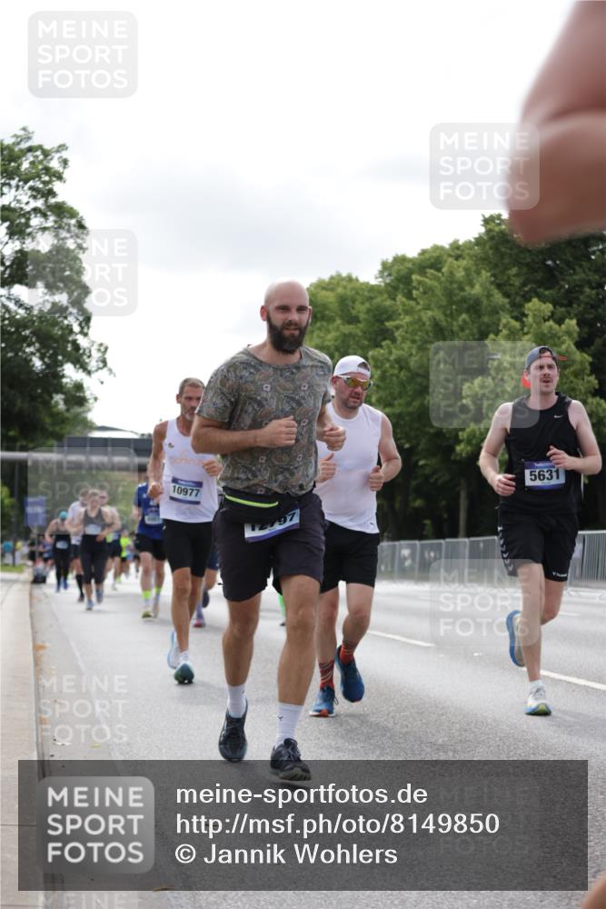 29.06.2025 - hella hamburg halbmarathon Jannik Wohlers http://msf.ph/oto/8149850 29.06.2025 10:13:19 Lombardsbrücke 1131, 1480, 2055, 2359, 2721, 2904, 2987, 4001, 4795, 4950, 5232, 5631, 5719, 6026, 6717, 6724, 7462, 7913, 8279, 8673, 9128, 9631, 10977, 11441, 12313, 12797, 12928, 12929, 15085, 15663, 15721, 15722, 16491, 17472, 18231, 19190 meine-sportfotos.de