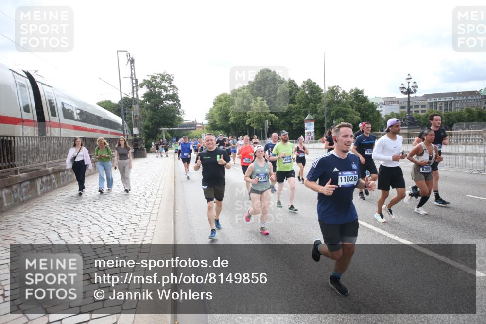 29.06.2025 - hella hamburg halbmarathon Jannik Wohlers http://msf.ph/oto/8149856 29.06.2025 10:19:40 Lombardsbrücke 1110, 1115, 1154, 2064, 3278, 4539, 4585, 4737, 4739, 5397, 5556, 5659, 7137, 7519, 7744, 7808, 8387, 8738, 9196, 10550, 10622, 10701, 11028, 11036, 13002, 13192, 13634, 13910, 14024, 14425, 14564, 15529, 15572, 15619, 15948, 16016, 16164, 16240, 16322, 16480, 16611, 16714, 16991, 17076, 17123, 17208, 17454, 17456, 17853, 17913, 18114, 18368, 18648, 18685 meine-sportfotos.de