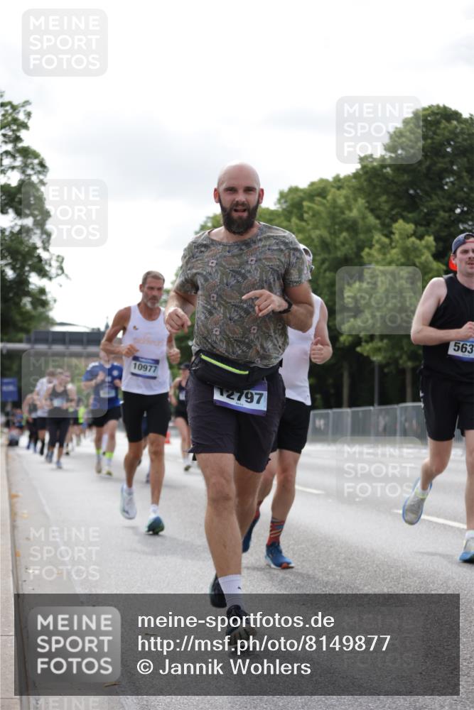 29.06.2025 - hella hamburg halbmarathon Jannik Wohlers http://msf.ph/oto/8149877 29.06.2025 10:13:19 Lombardsbrücke 1131, 1480, 2055, 2359, 2721, 2904, 2987, 4001, 4795, 4950, 5232, 5631, 5719, 6026, 6717, 6724, 7462, 7913, 8279, 8673, 9128, 9631, 10977, 11441, 12313, 12797, 12928, 12929, 15085, 15663, 15721, 15722, 16491, 17472, 18231, 19190 meine-sportfotos.de