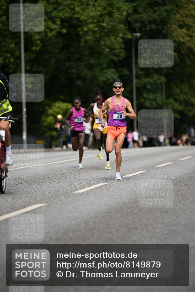 29.06.2025 - hella hamburg halbmarathon Dr. Thomas Lammeyer http://msf.ph/oto/8149879 29.06.2025 09:37:43 Kennedybrücke 43, 46, 48 meine-sportfotos.de