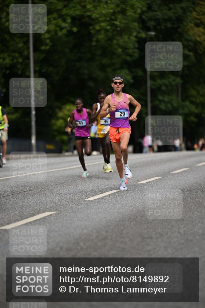29.06.2025 - hella hamburg halbmarathon Dr. Thomas Lammeyer http://msf.ph/oto/8149892 29.06.2025 09:37:43 Kennedybrücke 43, 46, 48 meine-sportfotos.de