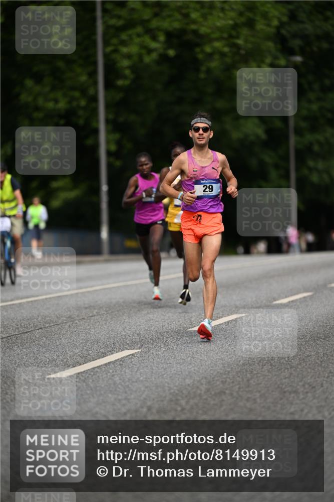 29.06.2025 - hella hamburg halbmarathon Dr. Thomas Lammeyer http://msf.ph/oto/8149913 29.06.2025 09:37:44 Kennedybrücke 43, 46, 48 meine-sportfotos.de