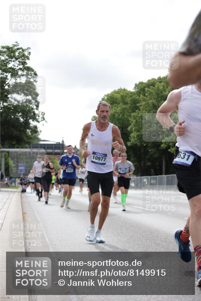 29.06.2025 - hella hamburg halbmarathon Jannik Wohlers http://msf.ph/oto/8149915 29.06.2025 10:13:20 Lombardsbrücke 1131, 1480, 2055, 2359, 2721, 2904, 2987, 4001, 4795, 5232, 5631, 5719, 6026, 6717, 6724, 7462, 7913, 8279, 8673, 9128, 9631, 10977, 11441, 12313, 12797, 12928, 12929, 15085, 15663, 15721, 15722, 16491, 17472, 18231, 19190 meine-sportfotos.de