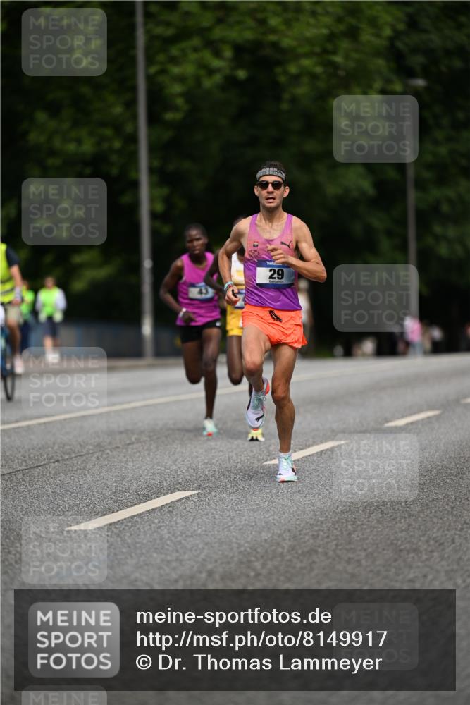 29.06.2025 - hella hamburg halbmarathon Dr. Thomas Lammeyer http://msf.ph/oto/8149917 29.06.2025 09:37:44 Kennedybrücke 43, 46, 48 meine-sportfotos.de