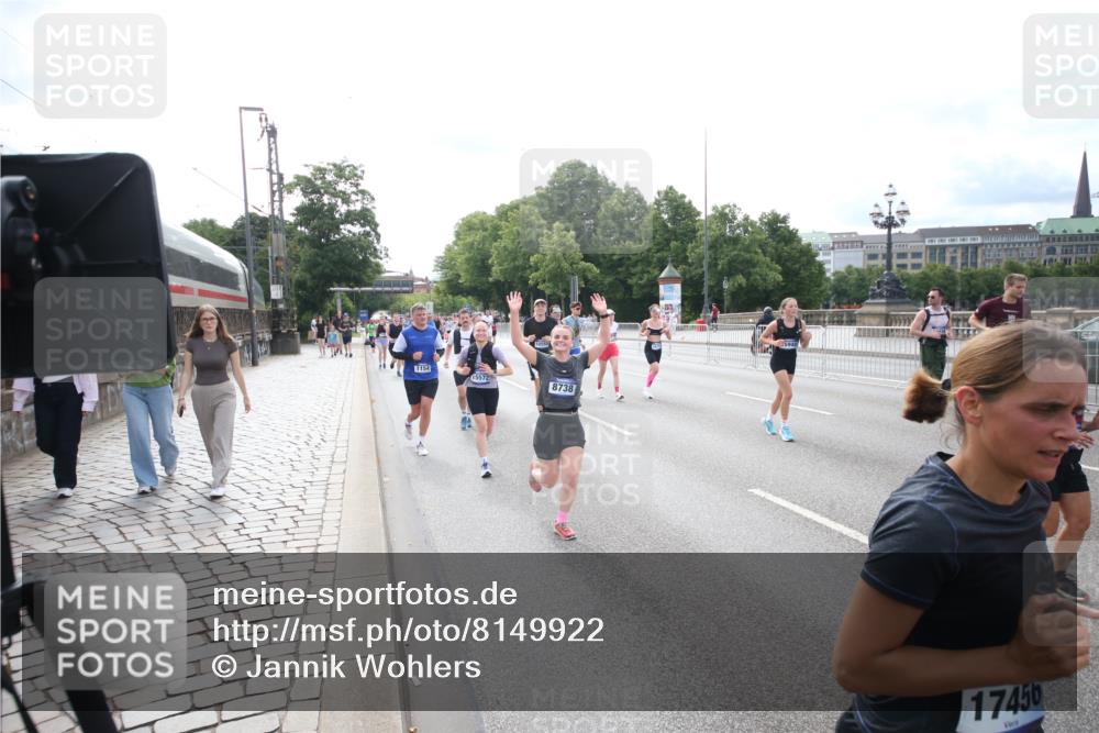 29.06.2025 - hella hamburg halbmarathon Jannik Wohlers http://msf.ph/oto/8149922 29.06.2025 10:19:43 Lombardsbrücke 1110, 1115, 2064, 3278, 3842, 4539, 4585, 4614, 4737, 4739, 5397, 5556, 5659, 5811, 5812, 7137, 7519, 7739, 7744, 7808, 8387, 8462, 8738, 9196, 9735, 10550, 10595, 10622, 10701, 11028, 13002, 13192, 13634, 13910, 14014, 14024, 14425, 14564, 15529, 15572, 15619, 15948, 16164, 16322, 16480, 16611, 16714, 16991, 17076, 17123, 17454, 17456, 17913, 18114, 18368, 18648, 18685 meine-sportfotos.de
