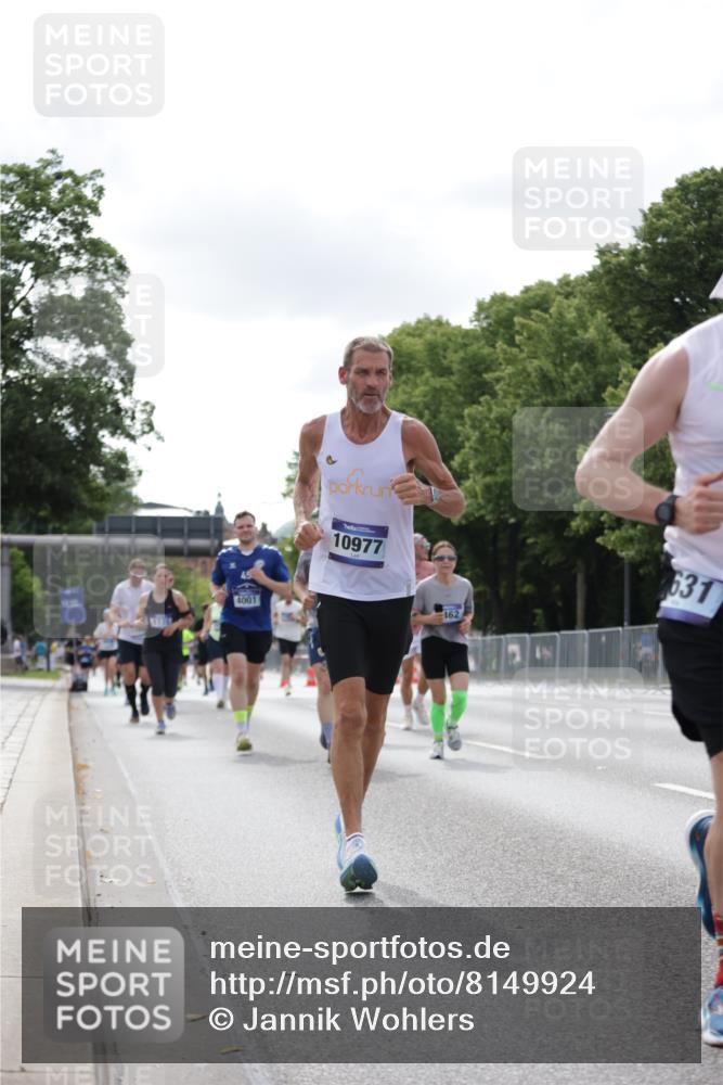 29.06.2025 - hella hamburg halbmarathon Jannik Wohlers http://msf.ph/oto/8149924 29.06.2025 10:13:20 Lombardsbrücke 1131, 1480, 2055, 2359, 2721, 2904, 2987, 4001, 4795, 5232, 5631, 5719, 6026, 6717, 6724, 7462, 7913, 8279, 8673, 9128, 9631, 10977, 11441, 12313, 12797, 12928, 12929, 15085, 15663, 15721, 15722, 16491, 17472, 18231, 19190 meine-sportfotos.de