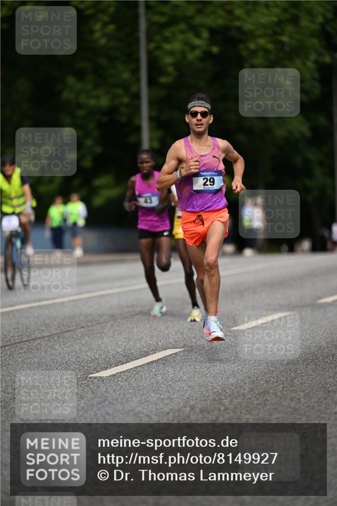 29.06.2025 - hella hamburg halbmarathon Dr. Thomas Lammeyer http://msf.ph/oto/8149927 29.06.2025 09:37:44 Kennedybrücke 43, 46, 48 meine-sportfotos.de