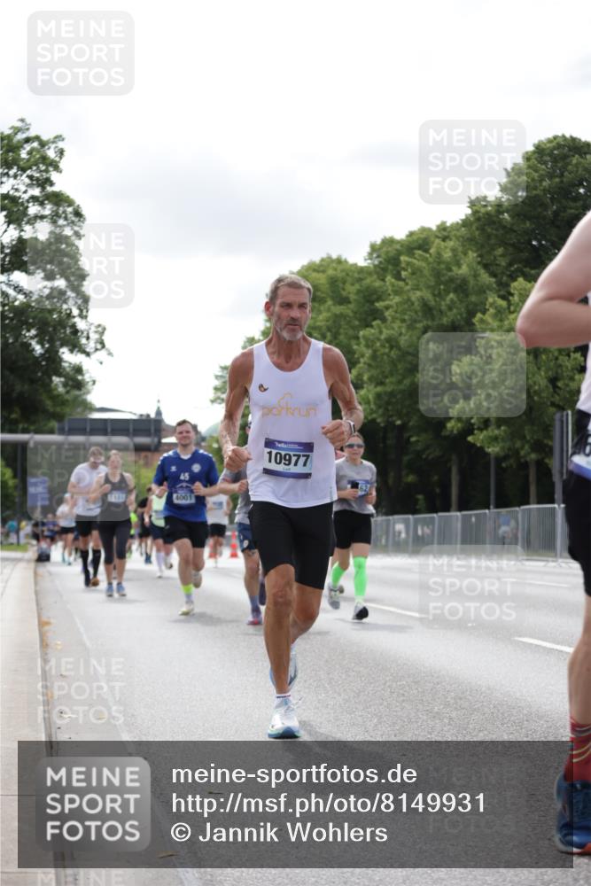 29.06.2025 - hella hamburg halbmarathon Jannik Wohlers http://msf.ph/oto/8149931 29.06.2025 10:13:21 Lombardsbrücke 1131, 1480, 2055, 2359, 2721, 2904, 2987, 4001, 4795, 5232, 5631, 5719, 6026, 6717, 7462, 7913, 8279, 8673, 9128, 9631, 10442, 10443, 10977, 11441, 12313, 12797, 12928, 12929, 15085, 15663, 15721, 15722, 16491, 17472, 18231, 19190 meine-sportfotos.de