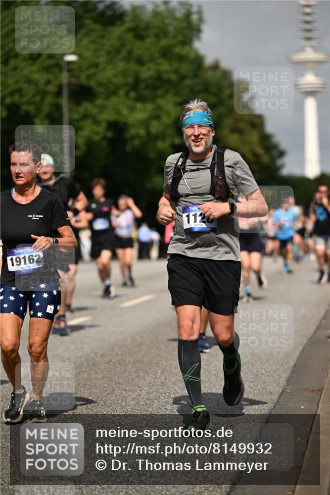 29.06.2025 - hella hamburg halbmarathon Dr. Thomas Lammeyer http://msf.ph/oto/8149932 29.06.2025 10:06:33 Kennedybrücke 1128, 1254, 1432, 1733, 2322, 2323, 2685, 3780, 3919, 4663, 4985, 5742, 5763, 6166, 6295, 6322, 6708, 6860, 7049, 7243, 7323, 8662, 8749, 9020, 9021, 9928, 10539, 10866, 11191, 11250 meine-sportfotos.de