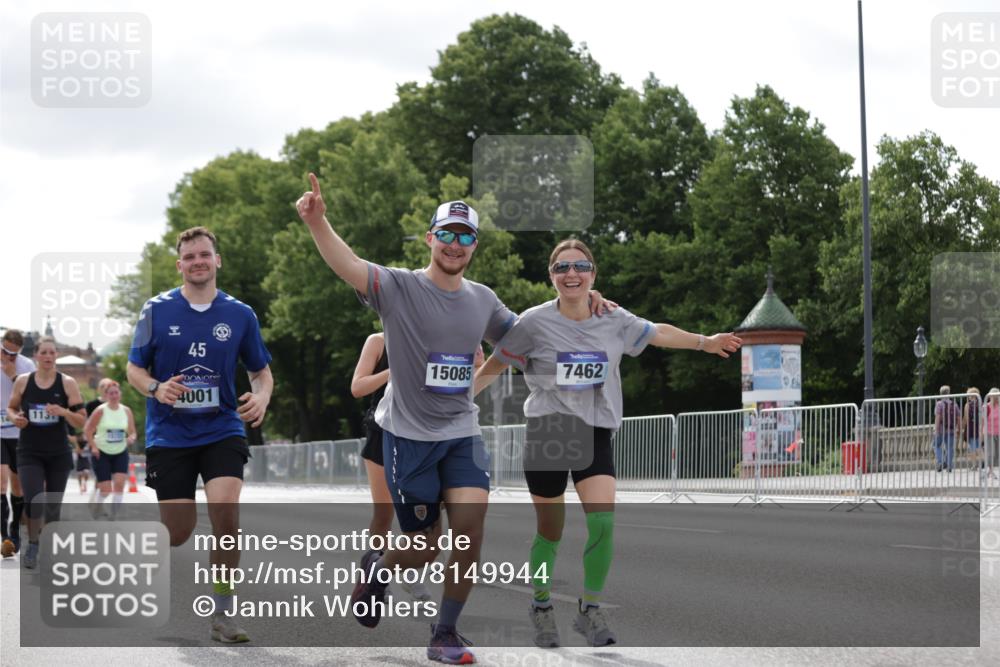 29.06.2025 - hella hamburg halbmarathon Jannik Wohlers http://msf.ph/oto/8149944 29.06.2025 10:13:23 Lombardsbrücke 1131, 1480, 2055, 2359, 2721, 2904, 2987, 4001, 4795, 5232, 5631, 5719, 6026, 6710, 6717, 7462, 7913, 8673, 9128, 9631, 10442, 10443, 10977, 11441, 12313, 12797, 12928, 12929, 15085, 15663, 15721, 15722, 16491, 17472, 17985, 19190 meine-sportfotos.de