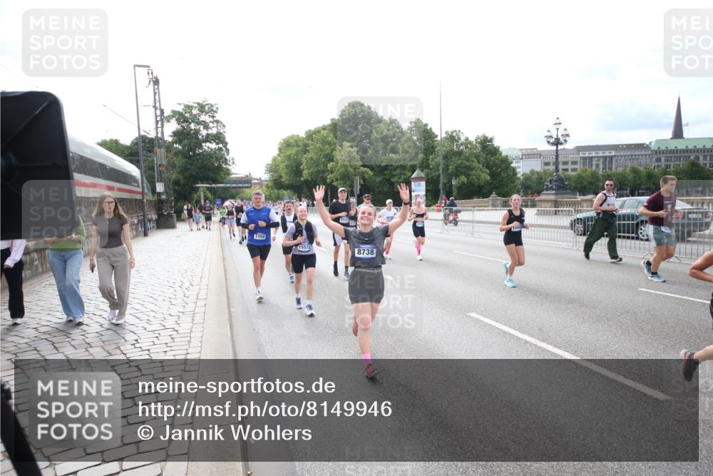 29.06.2025 - hella hamburg halbmarathon Jannik Wohlers http://msf.ph/oto/8149946 29.06.2025 10:19:43 Lombardsbrücke 1110, 1115, 2064, 3278, 3842, 4539, 4585, 4614, 4737, 4739, 5397, 5556, 5659, 5811, 5812, 7137, 7519, 7739, 7744, 7808, 8387, 8462, 8738, 9196, 9735, 10550, 10595, 10622, 10701, 11028, 13002, 13192, 13634, 13910, 14014, 14024, 14425, 14564, 15529, 15572, 15619, 15948, 16164, 16322, 16480, 16611, 16714, 16991, 17076, 17123, 17454, 17456, 17913, 18114, 18368, 18648, 18685 meine-sportfotos.de
