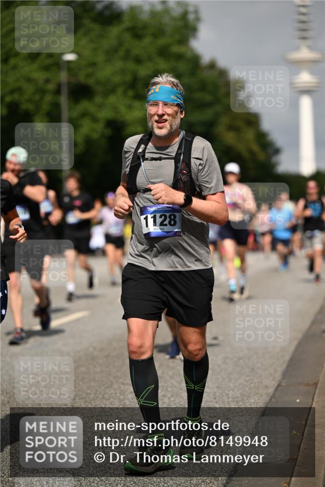 29.06.2025 - hella hamburg halbmarathon Dr. Thomas Lammeyer http://msf.ph/oto/8149948 29.06.2025 10:06:33 Kennedybrücke 1128, 1254, 1432, 1733, 2322, 2323, 2685, 3780, 3919, 4663, 4985, 5742, 5763, 6166, 6295, 6322, 6708, 6860, 7049, 7243, 7323, 8662, 8749, 9020, 9021, 9928, 10539, 10866, 11191, 11250 meine-sportfotos.de