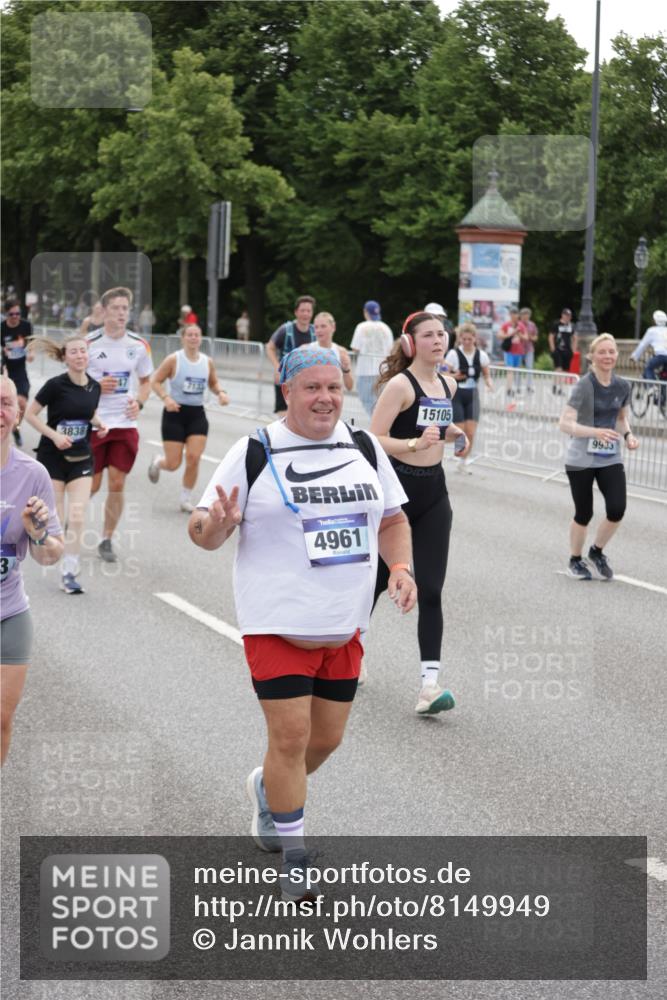 29.06.2025 - hella hamburg halbmarathon Jannik Wohlers http://msf.ph/oto/8149949 29.06.2025 10:50:18 Lombardsbrücke 1930, 2200, 3184, 3229, 3647, 3838, 4642, 4695, 4771, 5131, 6178, 7133, 7161, 7505, 7938, 8200, 8833, 8834, 8986, 9096, 9168, 9933, 10437, 12392, 12393, 14534, 14762, 15017, 15105, 15416, 15467, 16500, 16501, 16553, 16593, 17337, 17648, 17790, 18067, 18092 meine-sportfotos.de