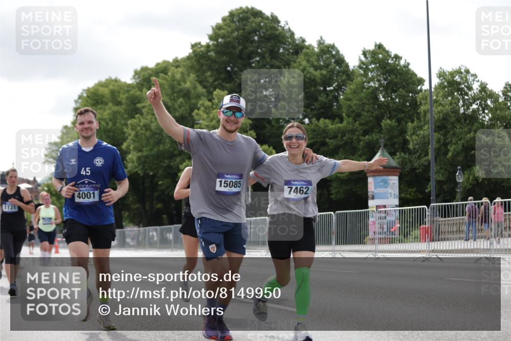 29.06.2025 - hella hamburg halbmarathon Jannik Wohlers http://msf.ph/oto/8149950 29.06.2025 10:13:23 Lombardsbrücke 1131, 1480, 2055, 2359, 2721, 2904, 2987, 4001, 4795, 5232, 5631, 5719, 6026, 6710, 6717, 7462, 7913, 8673, 9128, 9631, 10442, 10443, 10977, 11441, 12313, 12797, 12928, 12929, 15085, 15663, 15721, 15722, 16491, 17472, 17985, 19190 meine-sportfotos.de