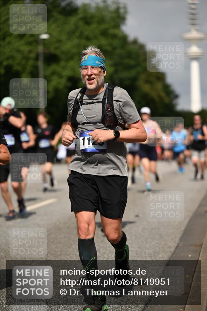 29.06.2025 - hella hamburg halbmarathon Dr. Thomas Lammeyer http://msf.ph/oto/8149951 29.06.2025 10:06:33 Kennedybrücke 1128, 1254, 1432, 1733, 2322, 2323, 2685, 3780, 3919, 4663, 4985, 5742, 5763, 6166, 6295, 6322, 6708, 6860, 7049, 7243, 7323, 8662, 8749, 9020, 9021, 9928, 10539, 10866, 11191, 11250 meine-sportfotos.de