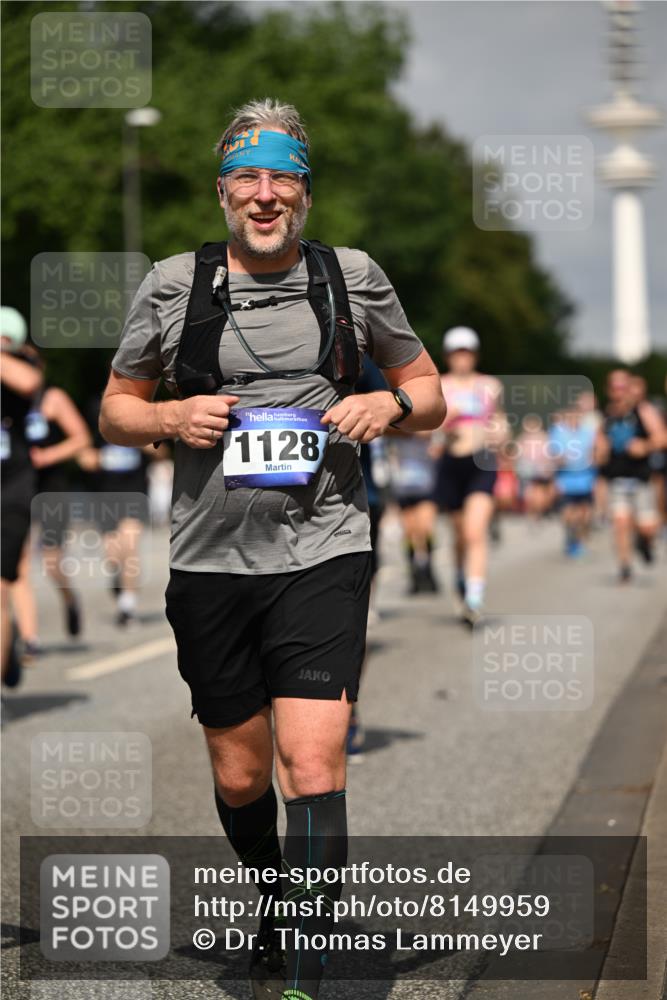 29.06.2025 - hella hamburg halbmarathon Dr. Thomas Lammeyer http://msf.ph/oto/8149959 29.06.2025 10:06:34 Kennedybrücke 1128, 1254, 1432, 1733, 2322, 2323, 2685, 3780, 3919, 4663, 4985, 5742, 5763, 6166, 6295, 6322, 6708, 6860, 7049, 7243, 7323, 8364, 8662, 8749, 9020, 9021, 9928, 10295, 10539, 10866, 11191, 11250 meine-sportfotos.de