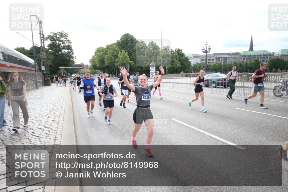 29.06.2025 - hella hamburg halbmarathon Jannik Wohlers http://msf.ph/oto/8149968 29.06.2025 10:19:43 Lombardsbrücke 1110, 1115, 2064, 3278, 3842, 4539, 4585, 4614, 4737, 4739, 5397, 5556, 5659, 5811, 5812, 7137, 7519, 7739, 7744, 7808, 8387, 8462, 8738, 9196, 9735, 10550, 10595, 10622, 10701, 11028, 13002, 13192, 13634, 13910, 14014, 14024, 14425, 14564, 15529, 15572, 15619, 15948, 16164, 16322, 16480, 16611, 16714, 16991, 17076, 17123, 17454, 17456, 17913, 18114, 18368, 18648, 18685 meine-sportfotos.de