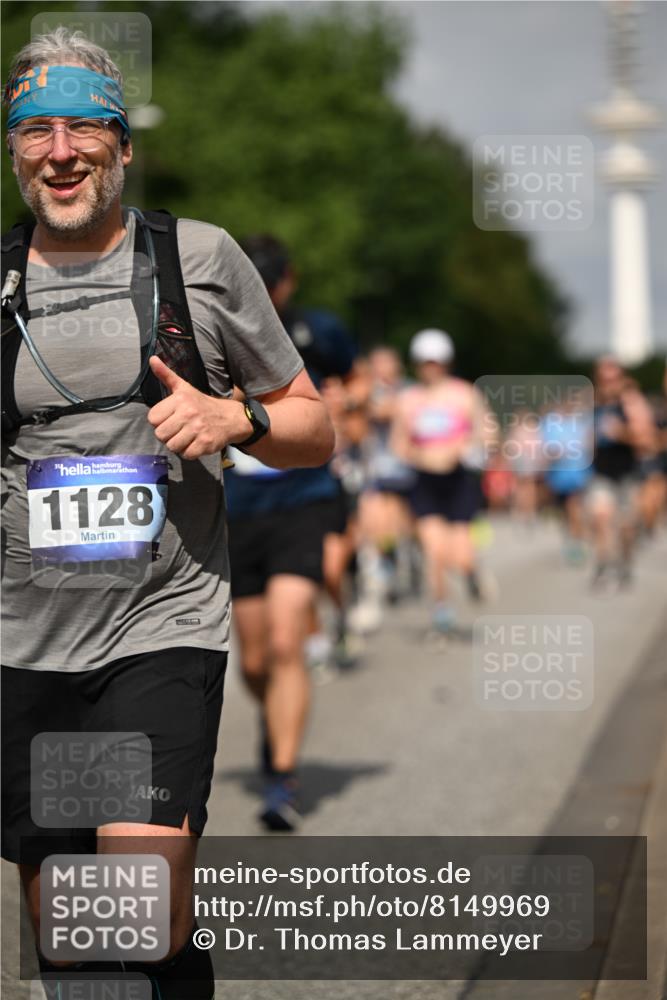 29.06.2025 - hella hamburg halbmarathon Dr. Thomas Lammeyer http://msf.ph/oto/8149969 29.06.2025 10:06:34 Kennedybrücke 1128, 1254, 1432, 1733, 2322, 2323, 2685, 3780, 3919, 4663, 4985, 5742, 5763, 6166, 6295, 6322, 6708, 6860, 7049, 7243, 7323, 8364, 8662, 8749, 9020, 9021, 9928, 10295, 10539, 10866, 11191, 11250 meine-sportfotos.de