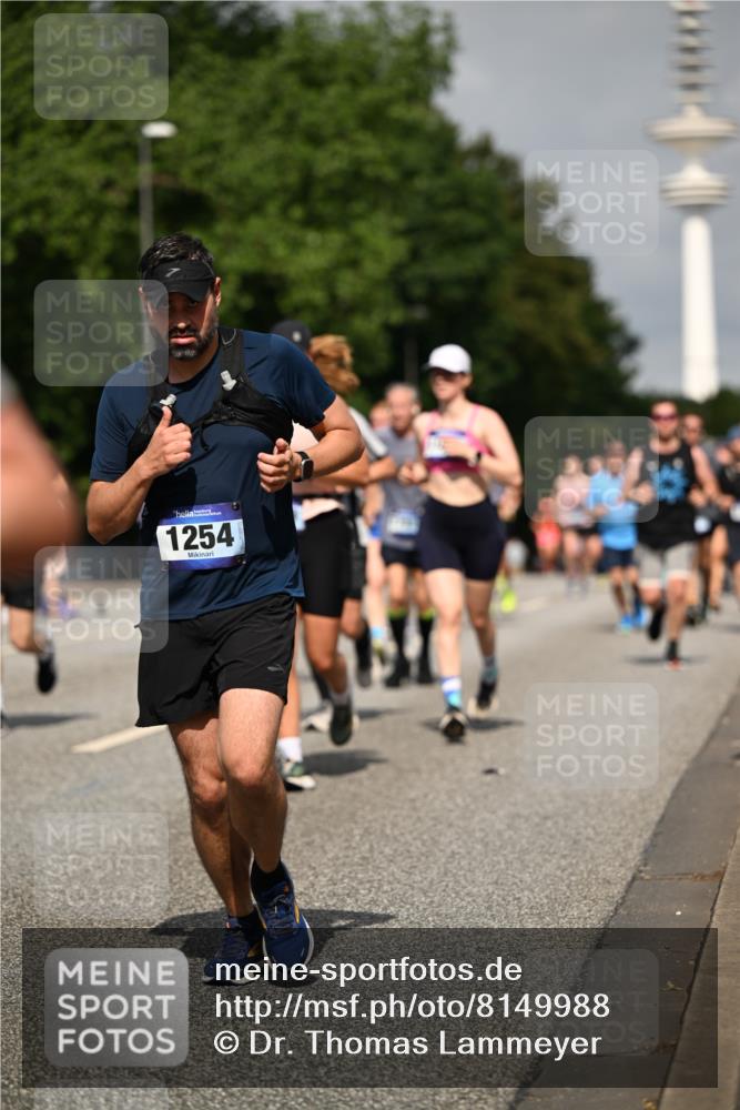 29.06.2025 - hella hamburg halbmarathon Dr. Thomas Lammeyer http://msf.ph/oto/8149988 29.06.2025 10:06:35 Kennedybrücke 1128, 1254, 1432, 1733, 2142, 2322, 2323, 2685, 3780, 3919, 4663, 4985, 5742, 5763, 6166, 6295, 6708, 6860, 7049, 7243, 7323, 8364, 8662, 8749, 9020, 9021, 9928, 10295, 10539, 10866, 11191, 11250 meine-sportfotos.de