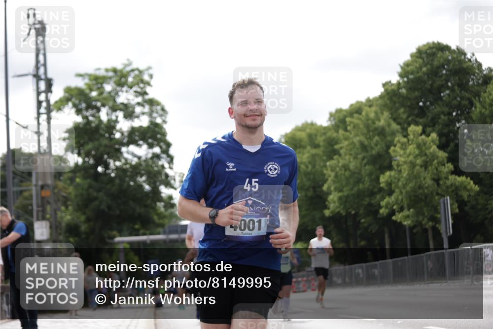 29.06.2025 - hella hamburg halbmarathon Jannik Wohlers http://msf.ph/oto/8149995 29.06.2025 10:13:25 Lombardsbrücke 1131, 1480, 2359, 2721, 2904, 2987, 4001, 5232, 5631, 5719, 6026, 6710, 7462, 7913, 8673, 9128, 9631, 10442, 10443, 10977, 11441, 12313, 12797, 12928, 12929, 15085, 15482, 15721, 15722, 16491, 17472, 17985, 19190 meine-sportfotos.de