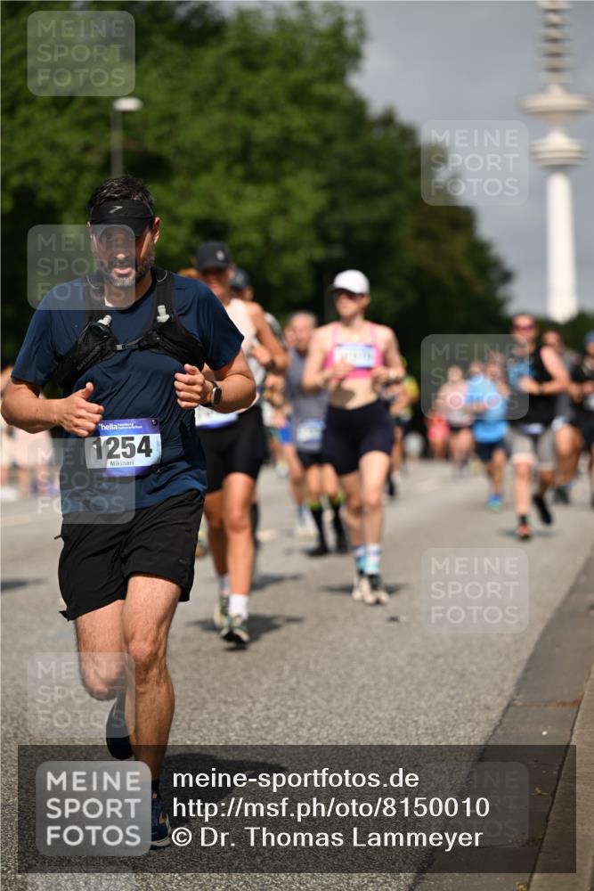 29.06.2025 - hella hamburg halbmarathon Dr. Thomas Lammeyer http://msf.ph/oto/8150010 29.06.2025 10:06:35 Kennedybrücke 1128, 1254, 1432, 1733, 2142, 2322, 2323, 2685, 3780, 3919, 4663, 4985, 5742, 5763, 6166, 6295, 6708, 6860, 7049, 7243, 7323, 8364, 8662, 8749, 9020, 9021, 9928, 10295, 10539, 10866, 11191, 11250 meine-sportfotos.de