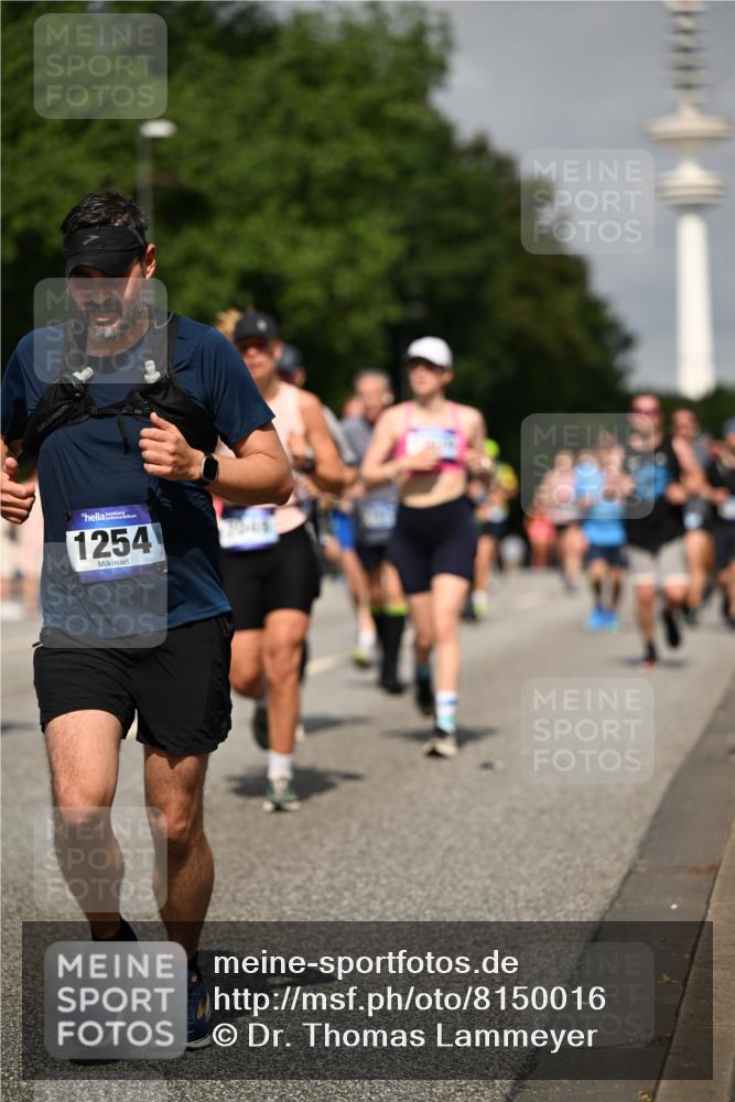 29.06.2025 - hella hamburg halbmarathon Dr. Thomas Lammeyer http://msf.ph/oto/8150016 29.06.2025 10:06:35 Kennedybrücke 1128, 1254, 1432, 1733, 2142, 2322, 2323, 2685, 3780, 3919, 4663, 4985, 5742, 5763, 6166, 6295, 6708, 6860, 7049, 7243, 7323, 8364, 8662, 8749, 9020, 9021, 9928, 10295, 10539, 10866, 11191, 11250 meine-sportfotos.de