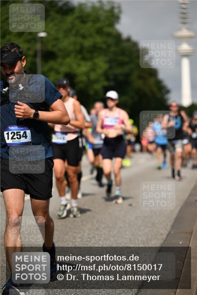 29.06.2025 - hella hamburg halbmarathon Dr. Thomas Lammeyer http://msf.ph/oto/8150017 29.06.2025 10:06:35 Kennedybrücke 1128, 1254, 1432, 1733, 2142, 2322, 2323, 2685, 3780, 3919, 4663, 4985, 5742, 5763, 6166, 6295, 6708, 6860, 7049, 7243, 7323, 8364, 8662, 8749, 9020, 9021, 9928, 10295, 10539, 10866, 11191, 11250 meine-sportfotos.de
